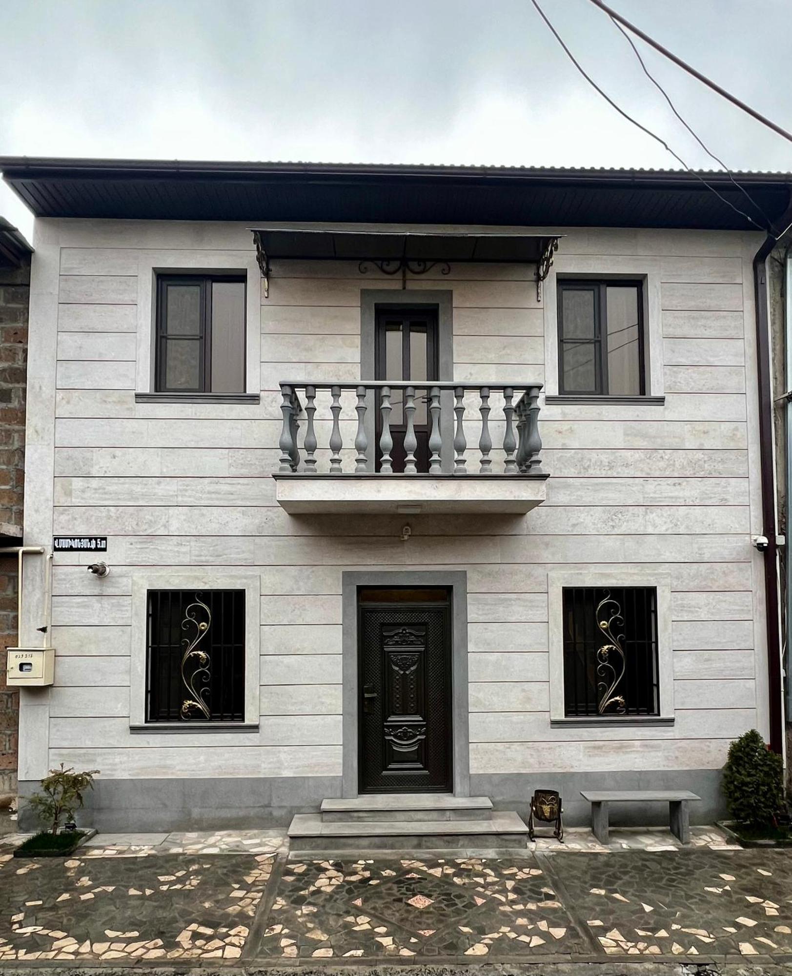 New , Comfortable 3 Bedroom House Ереван Экстерьер фото